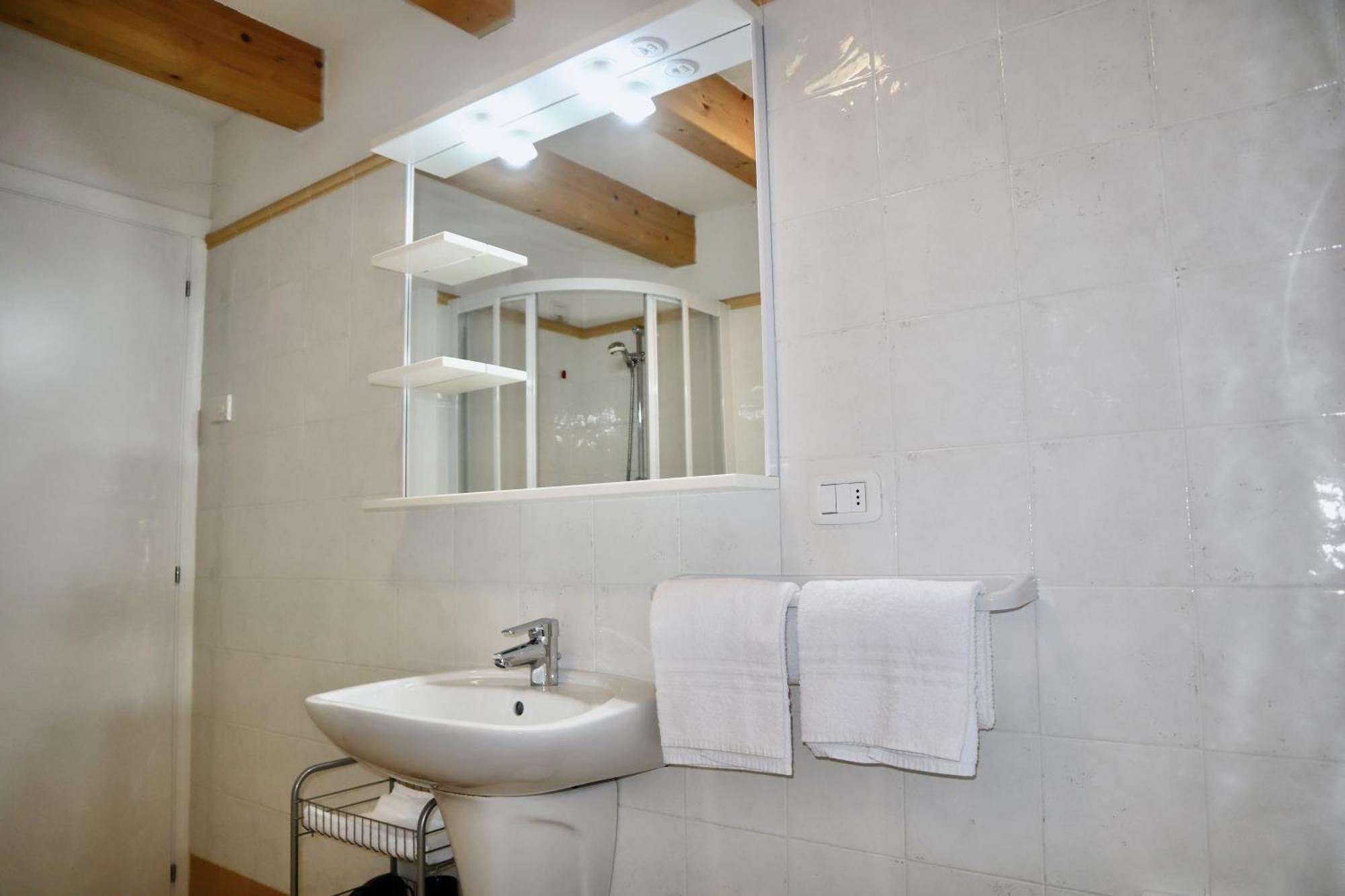 Windshouse Apartments Torbole Sul Garda Exterior foto