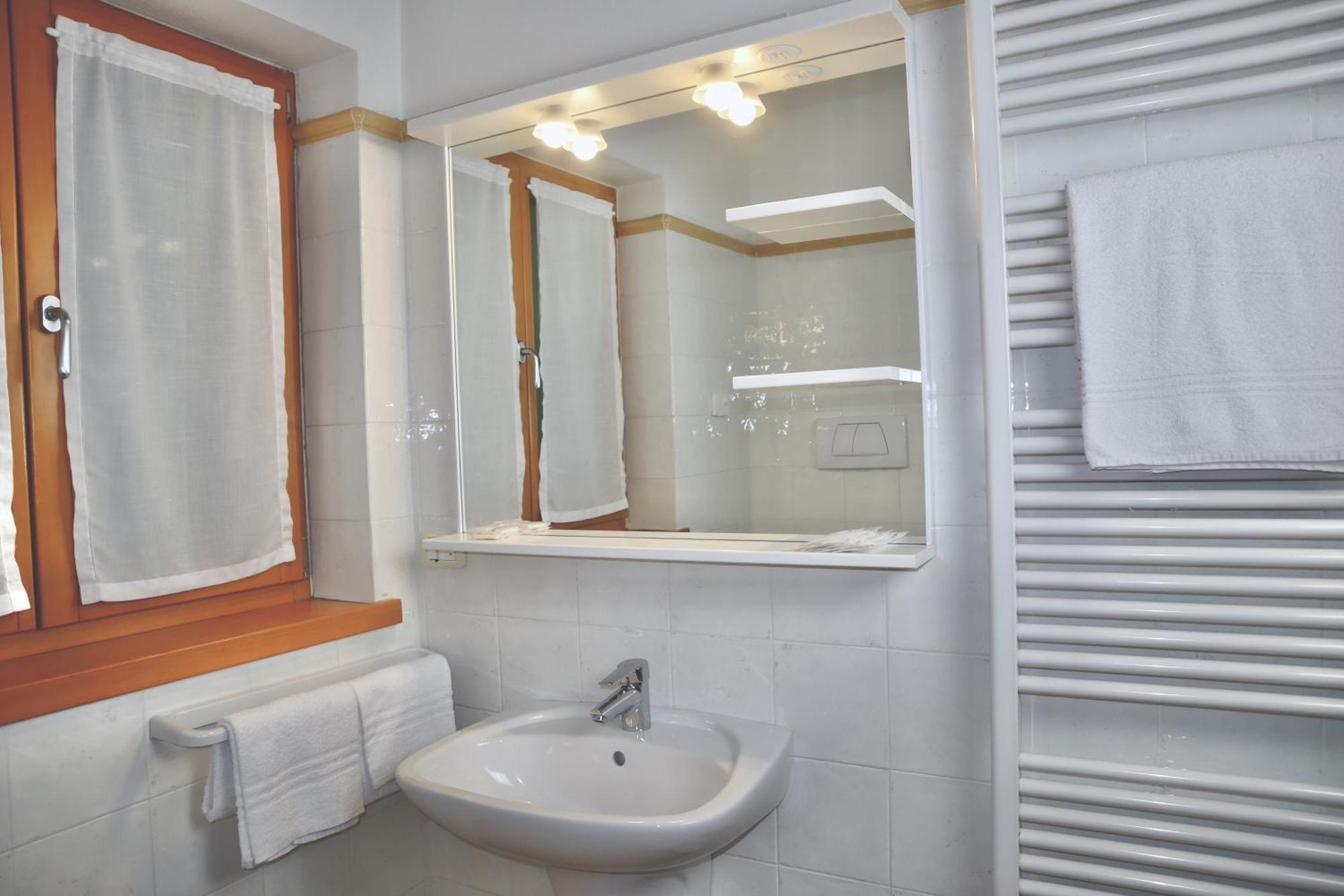 Windshouse Apartments Torbole Sul Garda Exterior foto